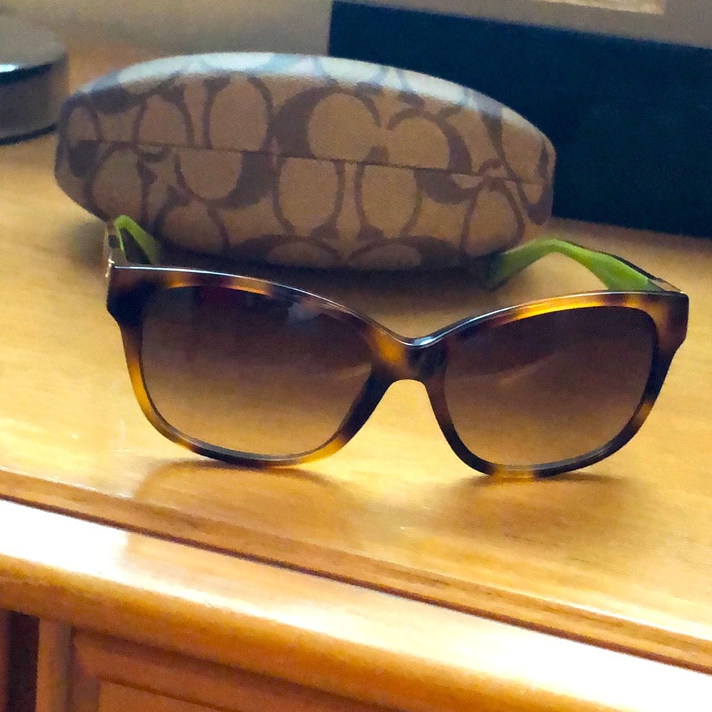 Coach sunglasses 🕶